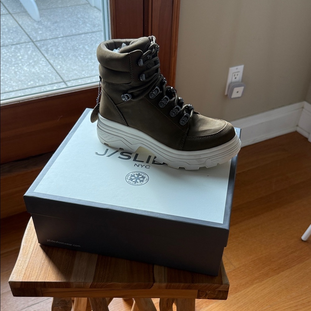 J/SLIDES NYC Brown High-Top Sneakers